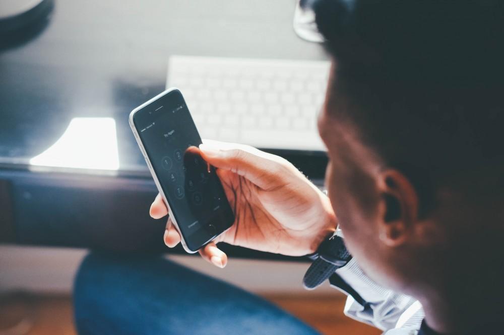 Comment garder le contact avec les jeunes dans les quartiers?